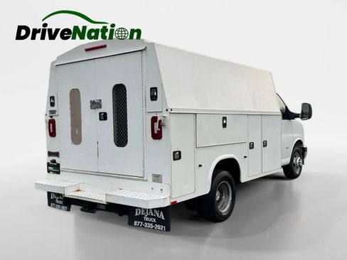 Used 2018 Chevrolet Express 3500 w/ Power Convenience Package image 5