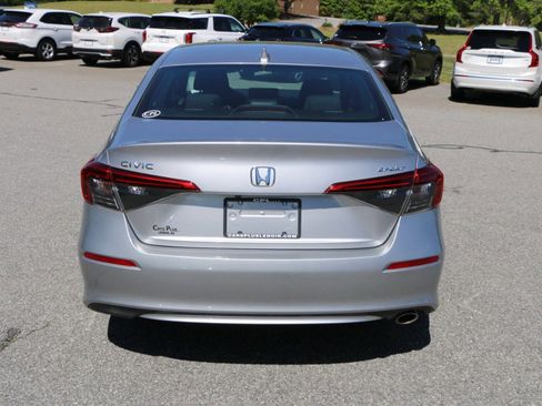 Used 2022 Honda Civic Sport image 4