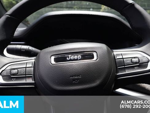 Used 2025 Jeep Compass Latitude AWD/4WD image 31