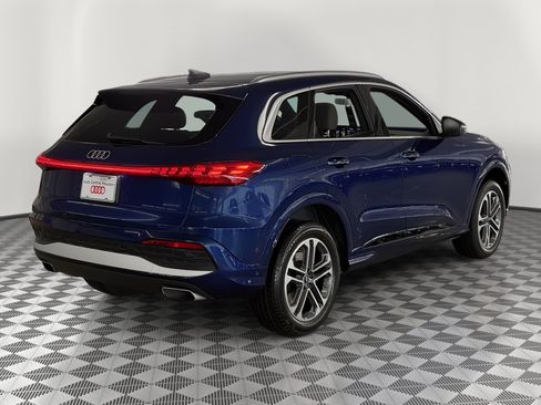 Used 2025 Audi Q5 Premium w/ 19" Wheel Package AWD/4WD image 9