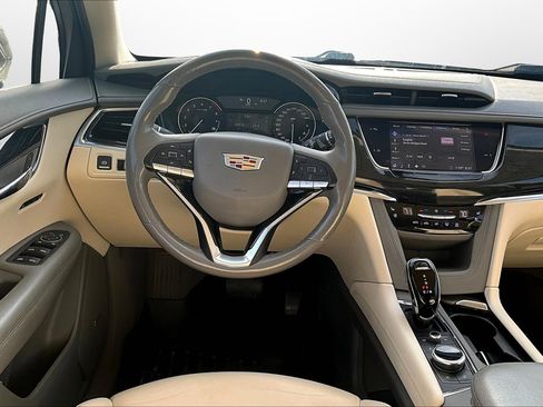 Used 2020 Cadillac XT6 Premium Luxury image 5