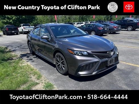 Used 2023 Toyota Camry SE AWD/4WD image 1