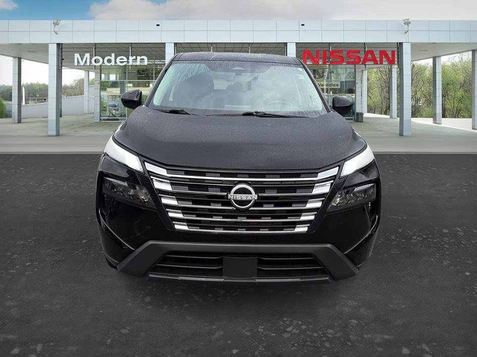 Certified 2025 Nissan Rogue SV FWD image 8