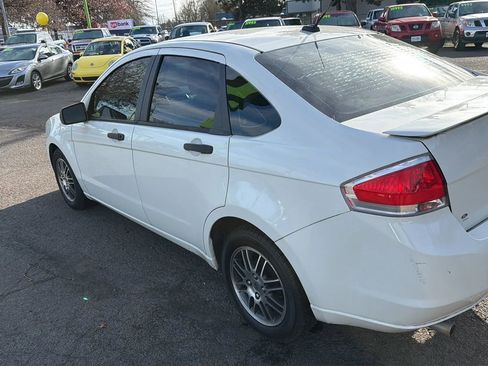 Used 2010 Ford Focus SE image 5