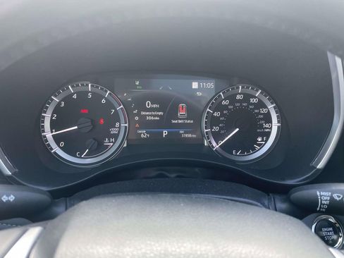 Used 2023 Toyota Highlander XLE image 38