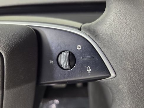 Used 2026 Tesla Model Y AWD image 18