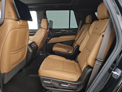 Used 2021 Cadillac Escalade Premium Luxury AWD/4WD image 9