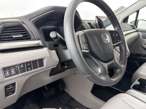 Used 2019 Honda Odyssey EX image 4