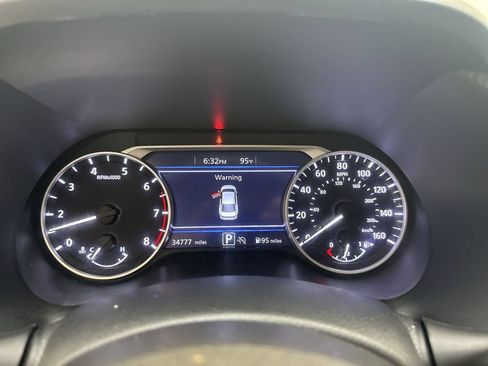 Used 2025 Nissan Sentra SV FWD image 14