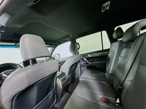 Used 2023 Lexus GX 460 Premium image 13