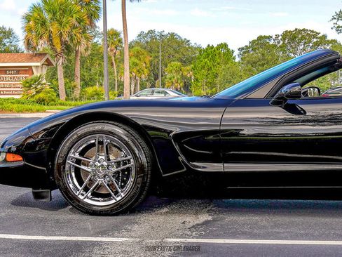 Used 1998 Chevrolet Corvette Convertible w/ Memory Pkg RWD image 4