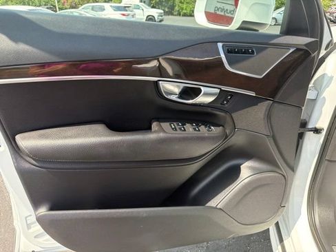 Used 2019 Volvo XC90 T6 Momentum w/ Advanced Package AWD/4WD image 13