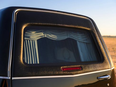 Used 2009 Cadillac DTS Hearse FWD image 38