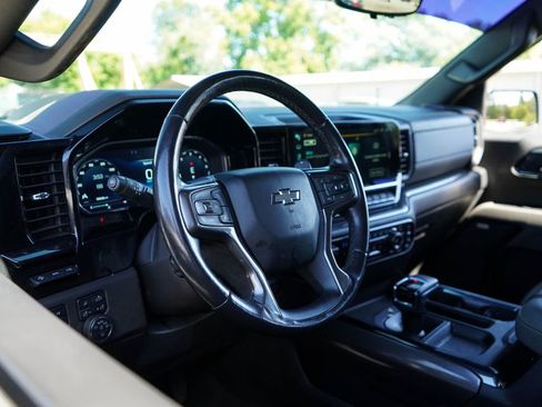 Used 2022 Chevrolet Silverado 1500 ZR2 w/ Technology Package AWD/4WD image 6