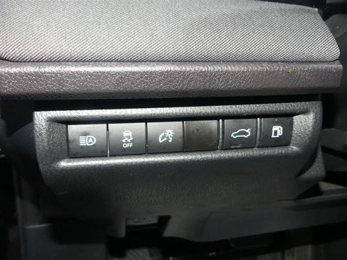 Used 2025 Toyota Camry LE image 29