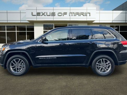 Used 2019 Jeep Grand Cherokee Laredo w/ Laredo X Package image 2