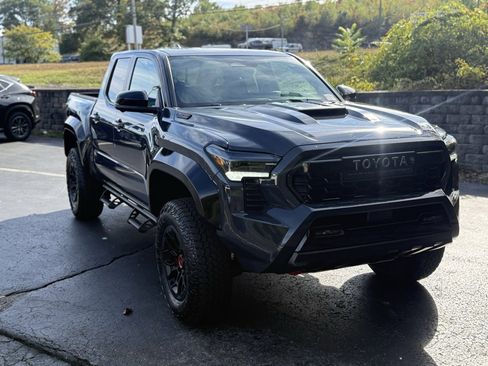 Certified 2025 Toyota Tacoma TRD Pro image 11