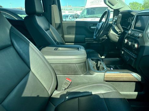 Used 2020 Chevrolet Silverado 1500 LT Trail Boss AWD/4WD image 9