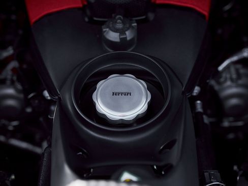 Used 2022 Ferrari F8 Tributo image 33