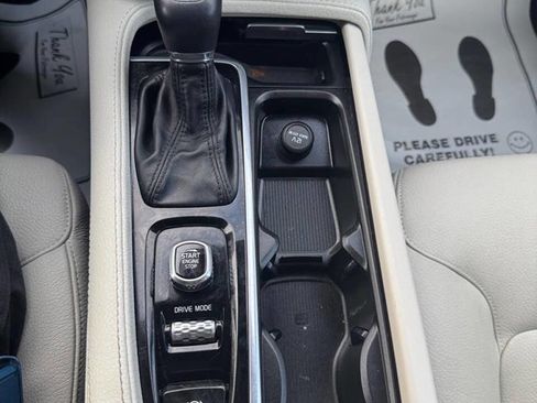 Used 2019 Volvo XC90 T6 Momentum w/ Advanced Package image 28