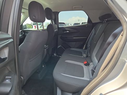 Used 2025 Chevrolet TrailBlazer LS w/ LS Convenience Package FWD image 12