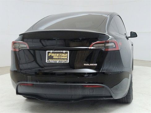 Used 2023 Tesla Model Y Performance image 6
