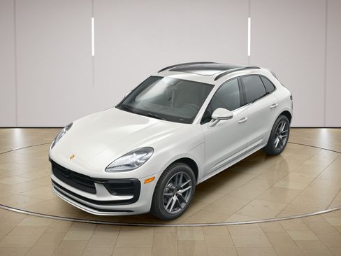 New 2026 Porsche Macan AWD/4WD image 30