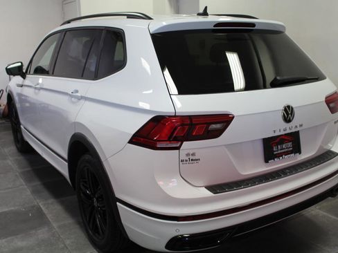 Used 2022 Volkswagen Tiguan SE R-Line AWD/4WD image 4