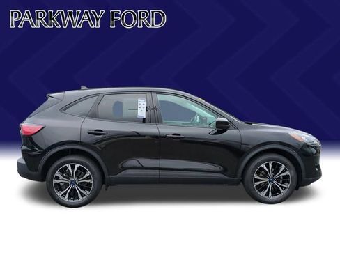 Used 2022 Ford Escape SE w/ SE Sport Appearance Package AWD/4WD image 6