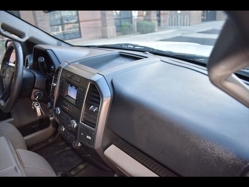 Used 2018 Ford F150 XLT w/ Max Trailer Tow Package image 31