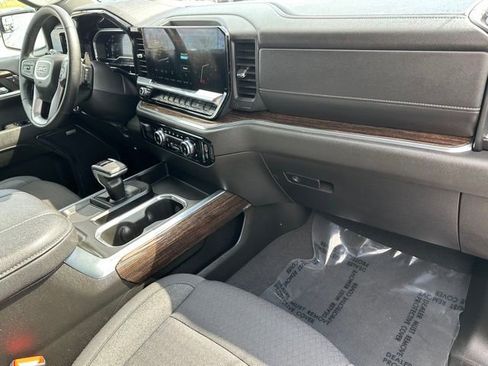Used 2024 GMC Sierra 1500 Elevation AWD/4WD image 9