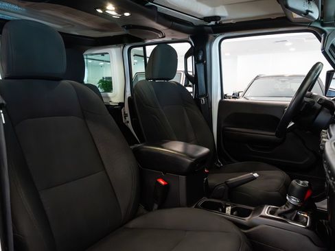 Used 2020 Jeep Wrangler Unlimited Sport S AWD/4WD image 22