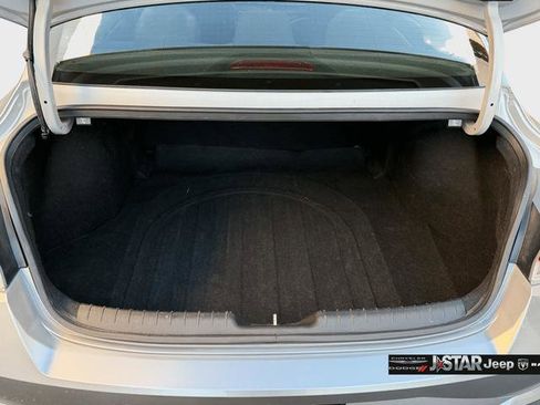 Used 2022 Hyundai Elantra SEL w/ Convenience Package image 17