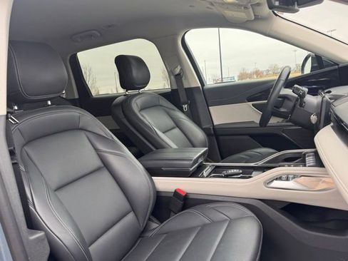 Used 2025 Lincoln Nautilus Premier AWD/4WD image 26