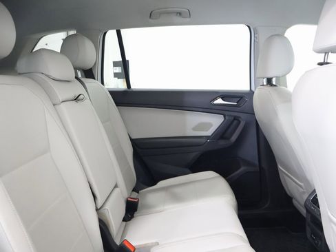 Used 2018 Volkswagen Tiguan SE image 24