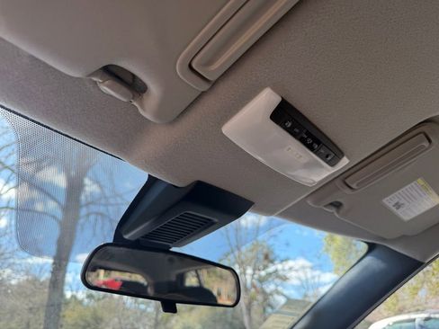 Used 2020 Nissan Kicks SV image 29