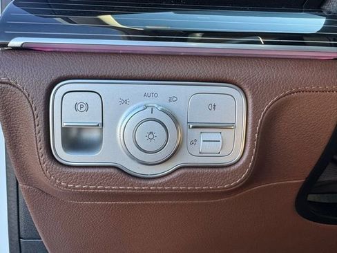Used 2024 Mercedes-Benz GLS 450 4MATIC image 28