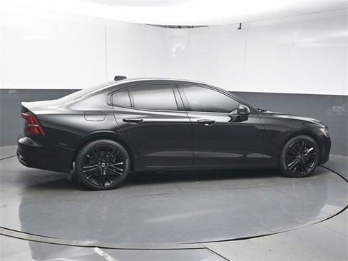 Certified 2024 Volvo S60 B5 Plus image 9