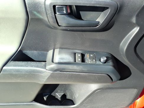 Certified 2019 Toyota Tacoma SR w/ SX Package image 17