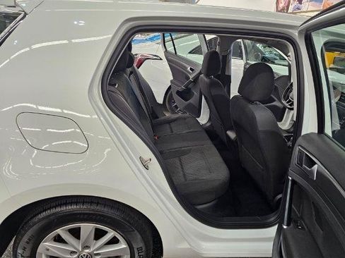 Used 2019 Volkswagen Golf S FWD image 11