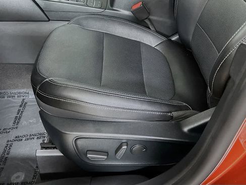 Used 2020 Ford Escape Titanium AWD/4WD image 32