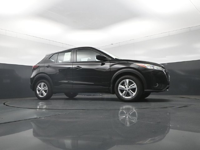 Certified 2025 Nissan Kicks Play S FWD image 37