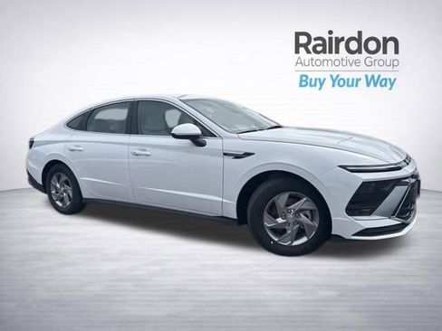 Used 2025 Hyundai Sonata SE image 1