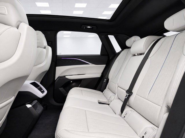 Used 2024 Cadillac Lyriq Sport AWD/4WD image 18