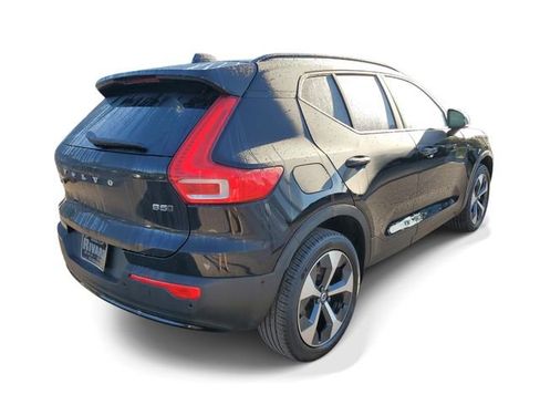 Used 2026 Volvo XC40 B5 Plus AWD/4WD image 4