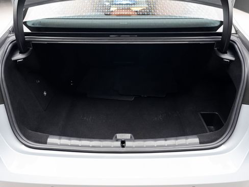 Used 2024 BMW i7 xDrive60 w/ M Sport Package RWD image 72