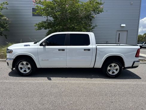 Used 2025 RAM 1500 Big Horn AWD/4WD image 2