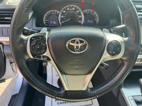Used 2014 Toyota Camry SE w/ Moonroof Package image 17