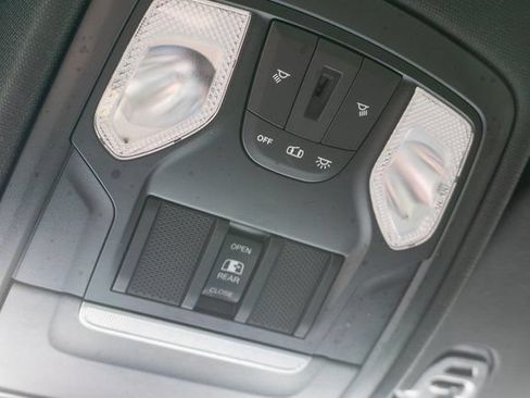 Used 2019 RAM 1500 Big Horn AWD/4WD image 35
