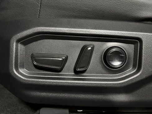 New 2026 Toyota Tundra Limited AWD/4WD image 11